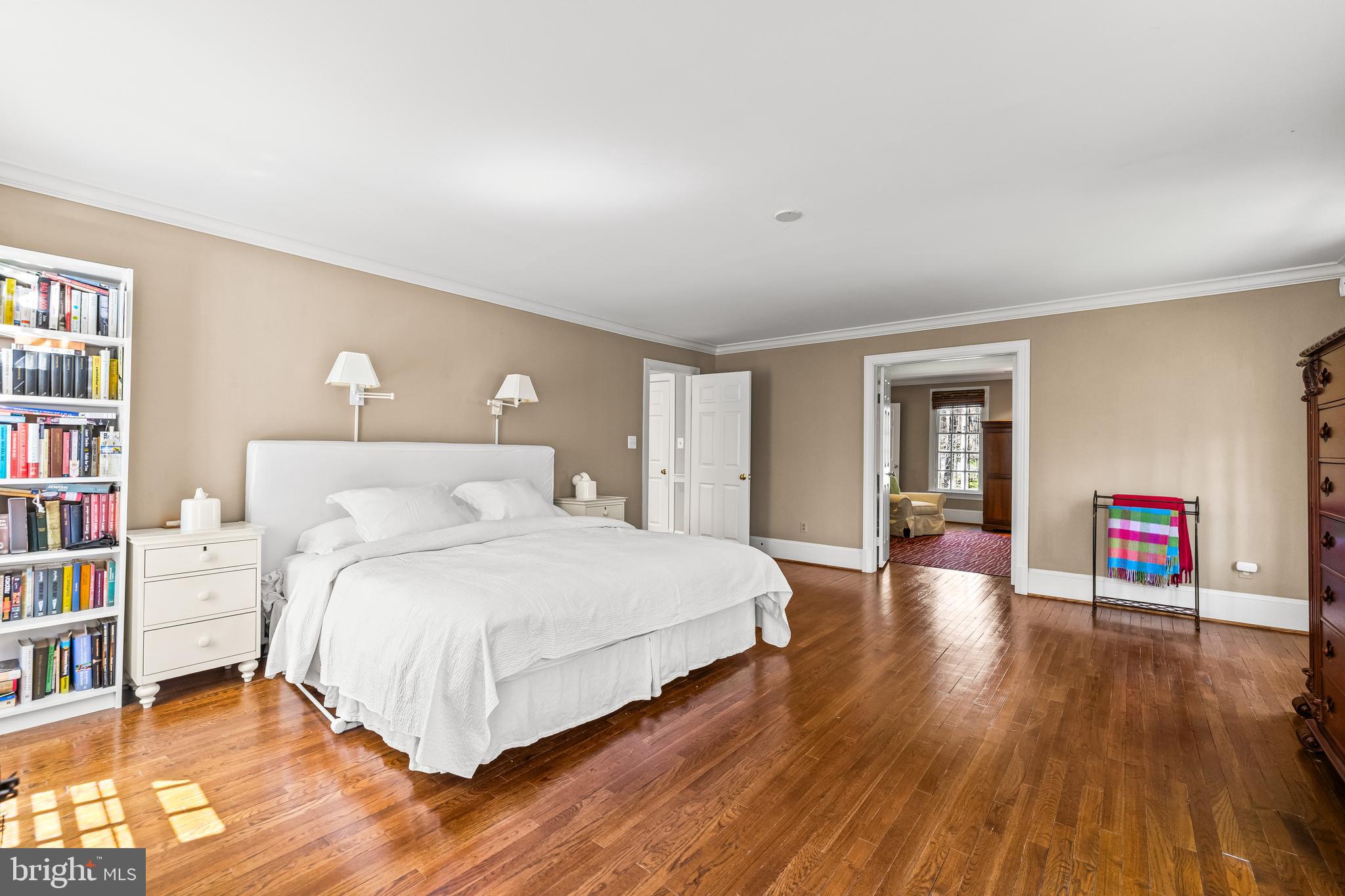 901 CHESTNUT RIDGE DRIVE