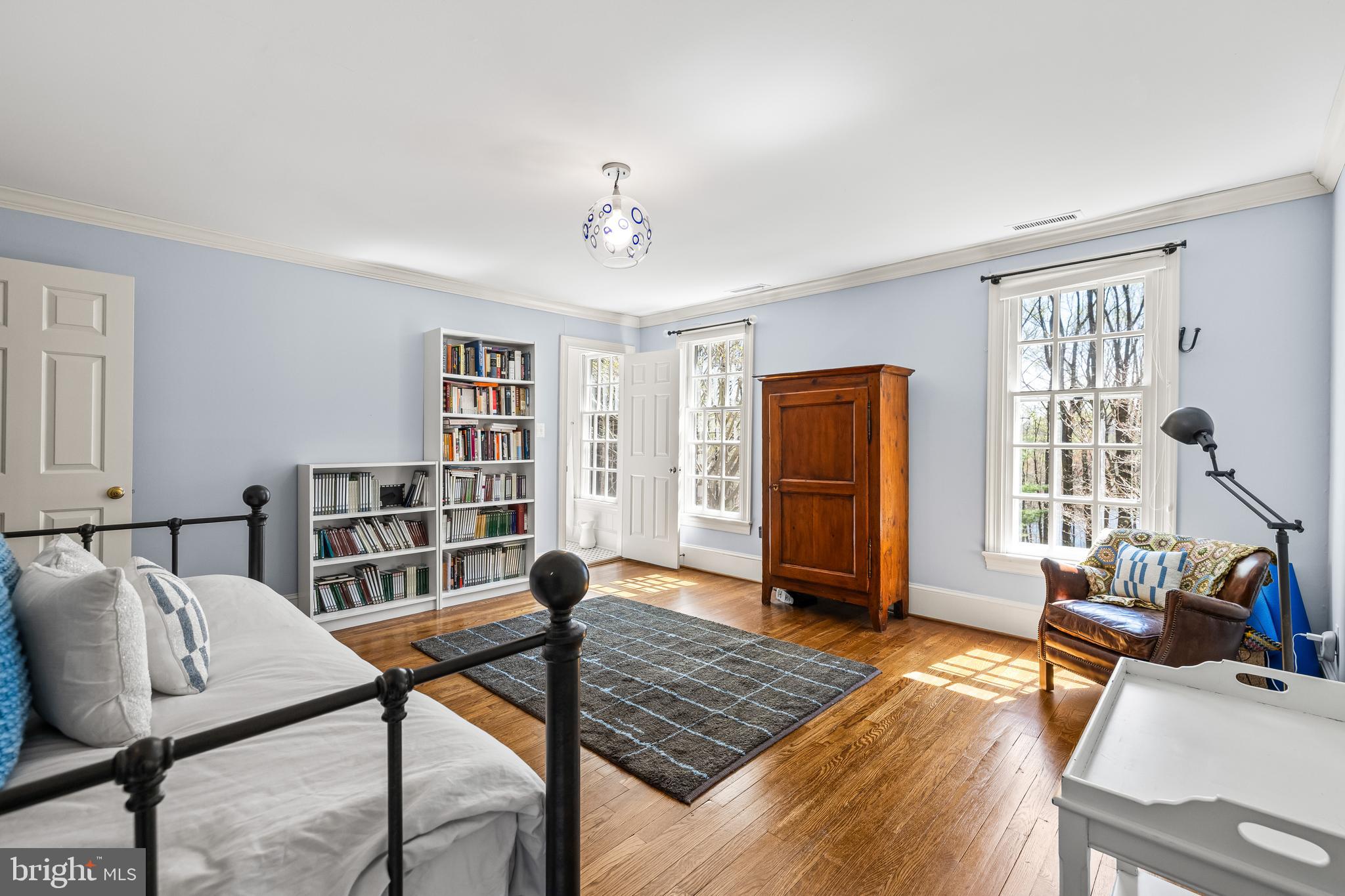 901 CHESTNUT RIDGE DRIVE