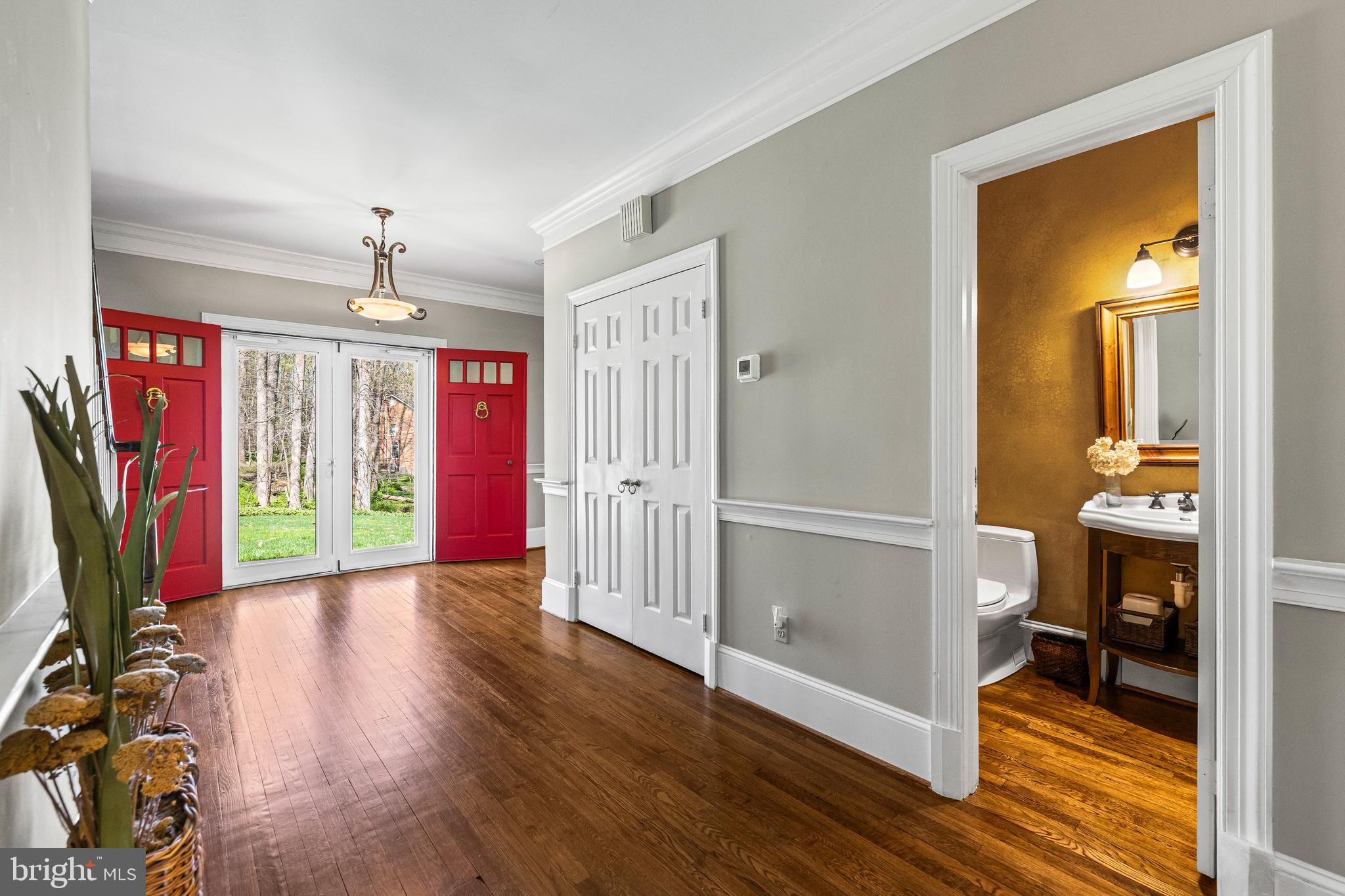 901 CHESTNUT RIDGE DRIVE