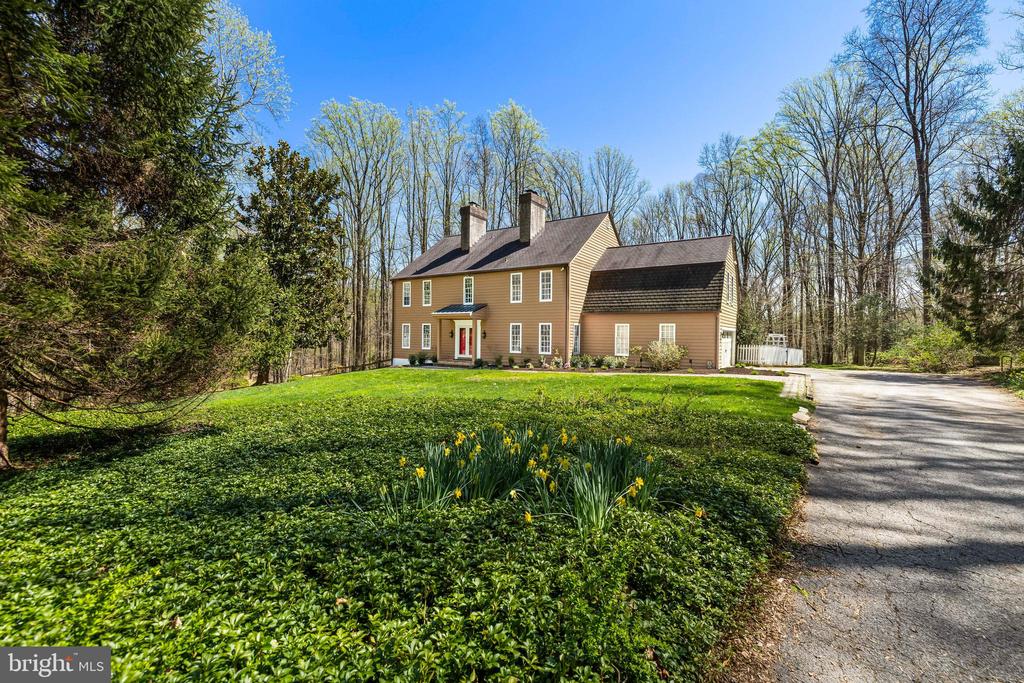 901 CHESTNUT RIDGE DRIVE