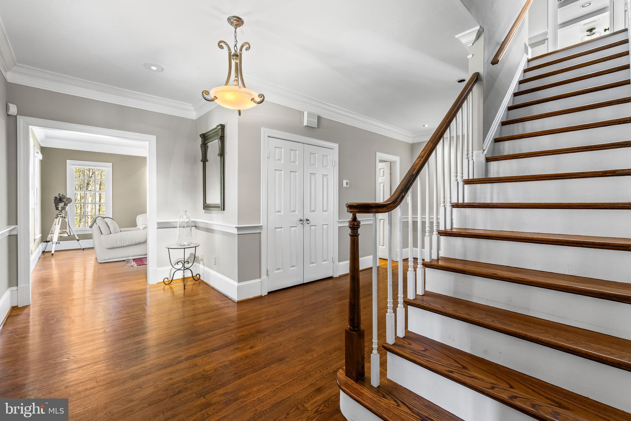 901 CHESTNUT RIDGE DRIVE