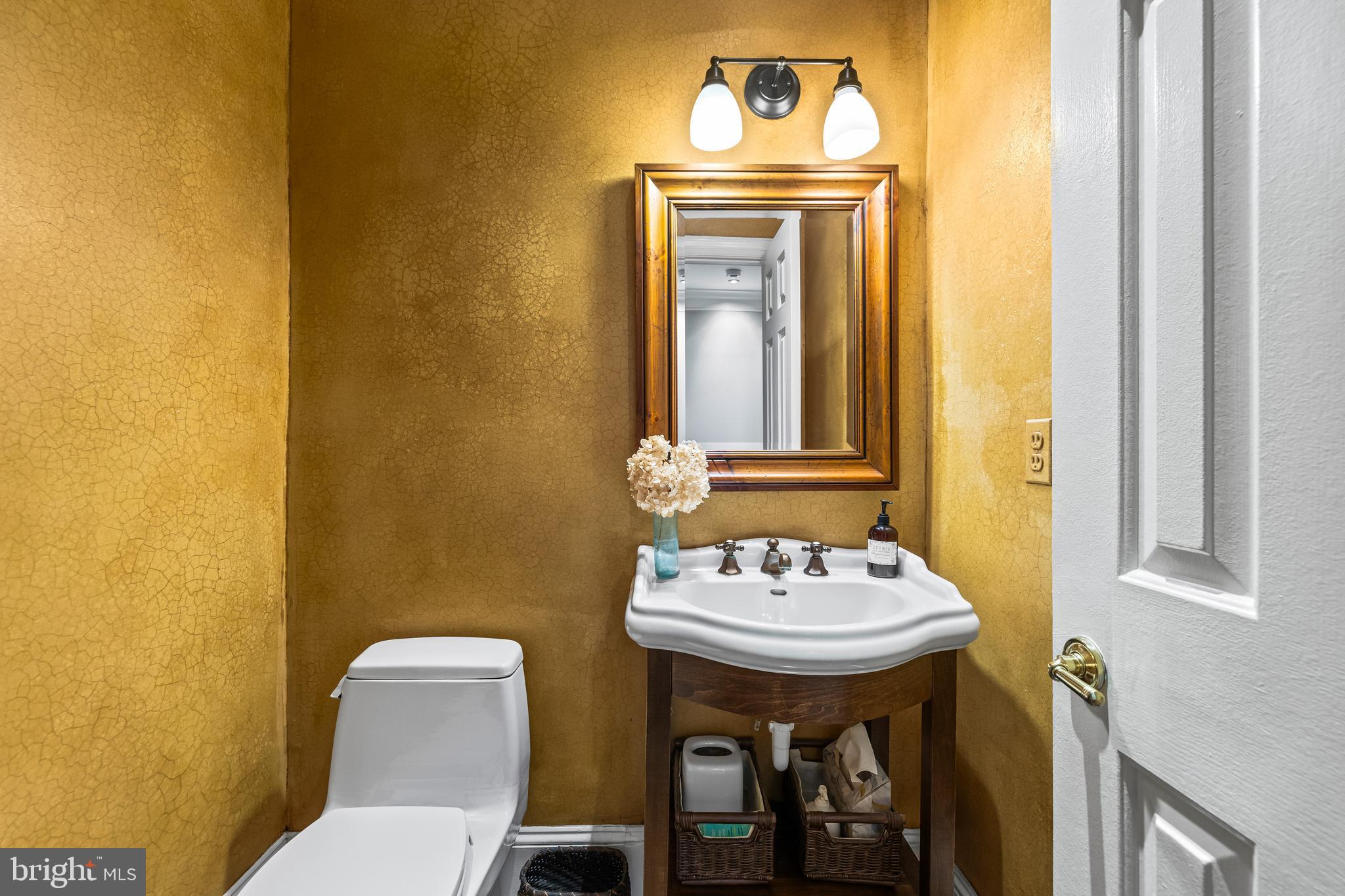 901 CHESTNUT RIDGE DRIVE