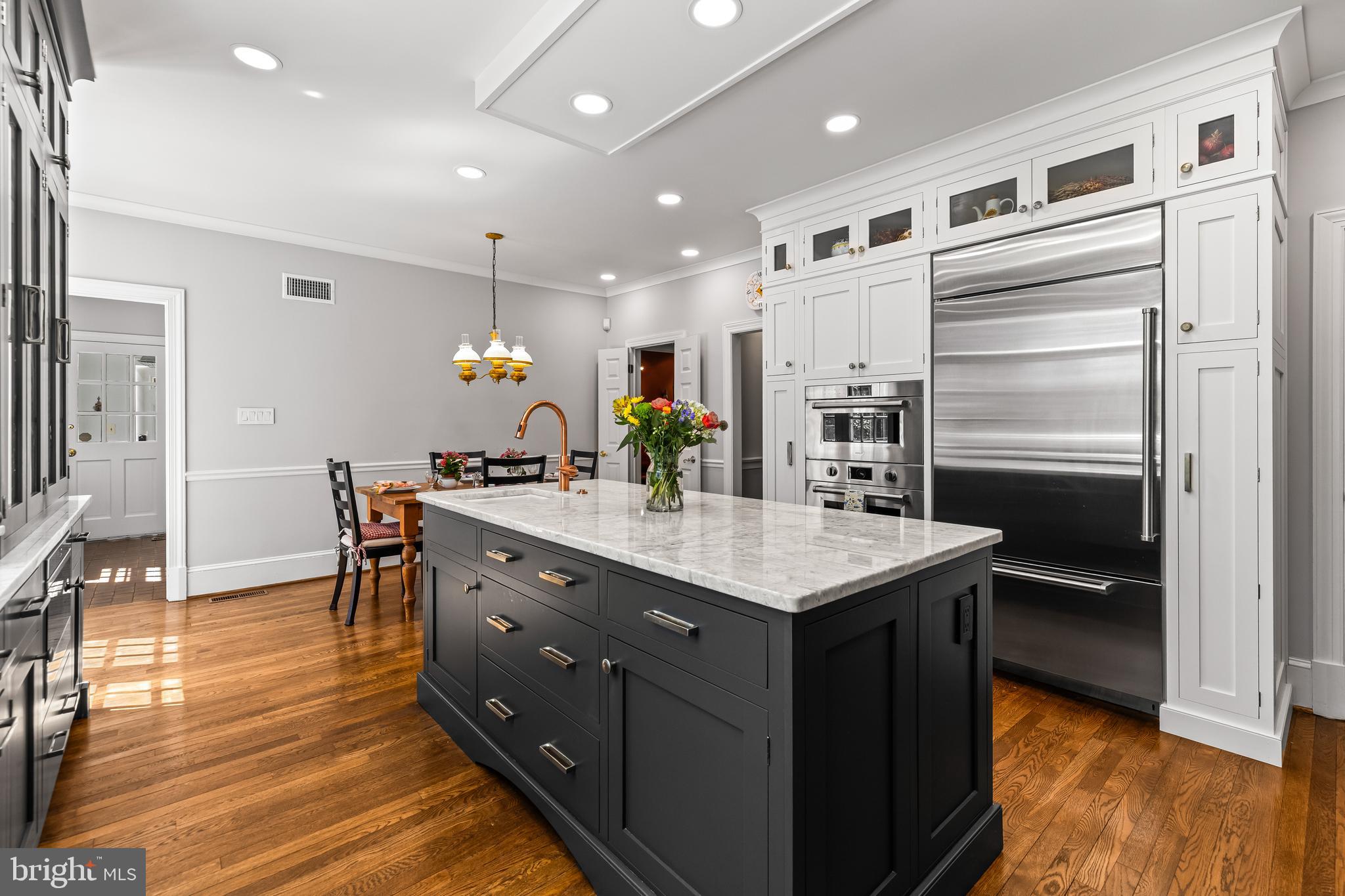 901 CHESTNUT RIDGE DRIVE