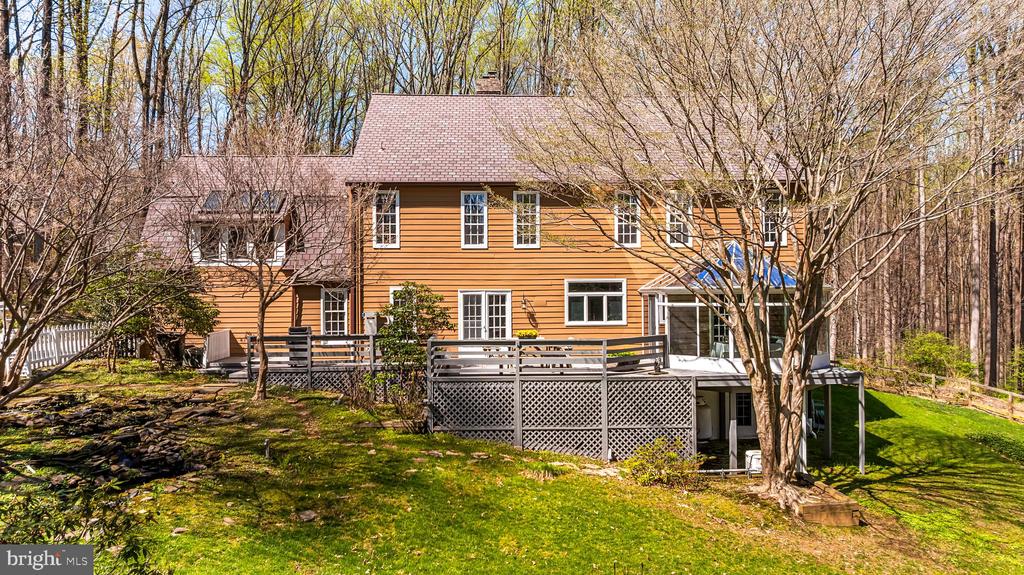901 CHESTNUT RIDGE DRIVE