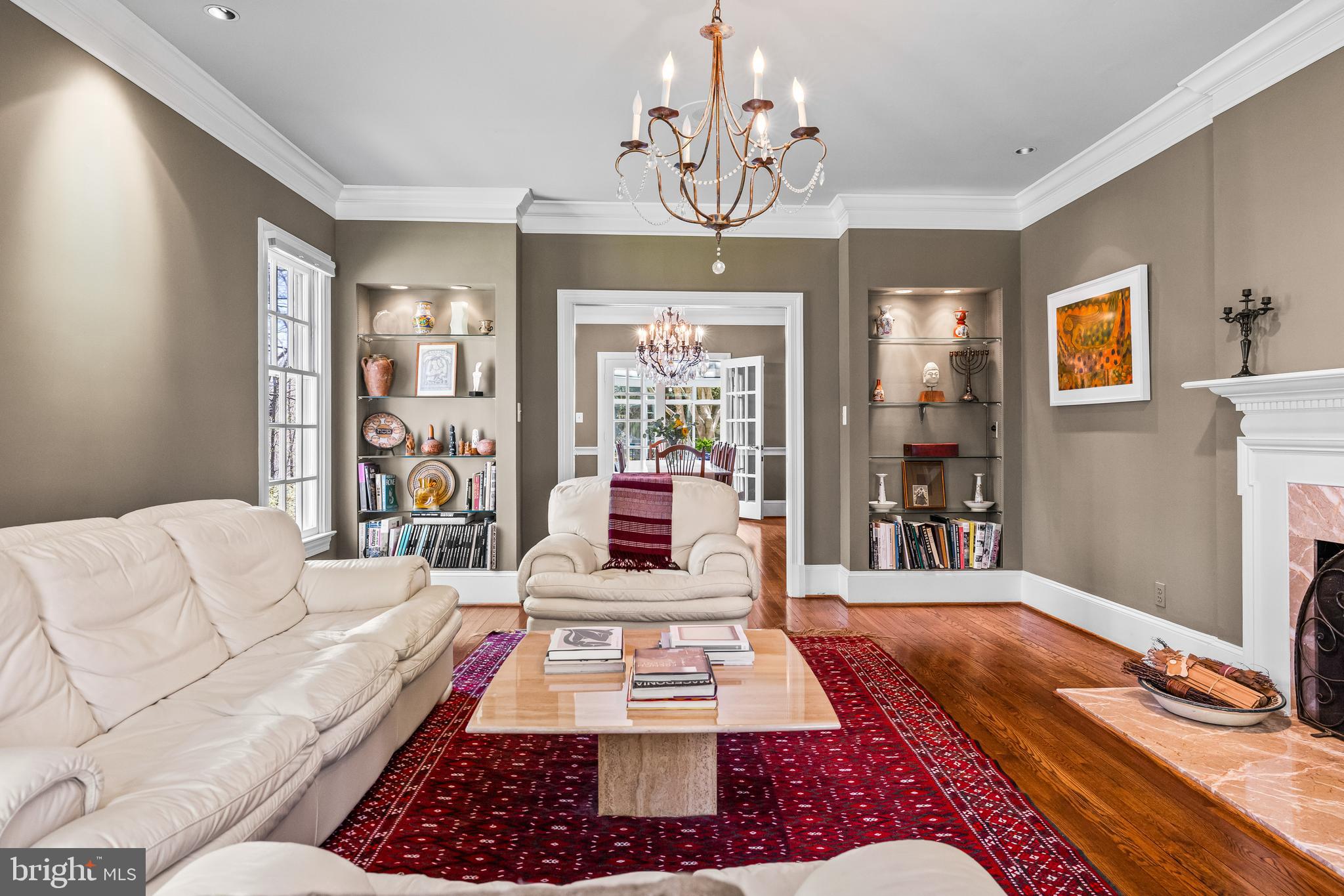 901 CHESTNUT RIDGE DRIVE