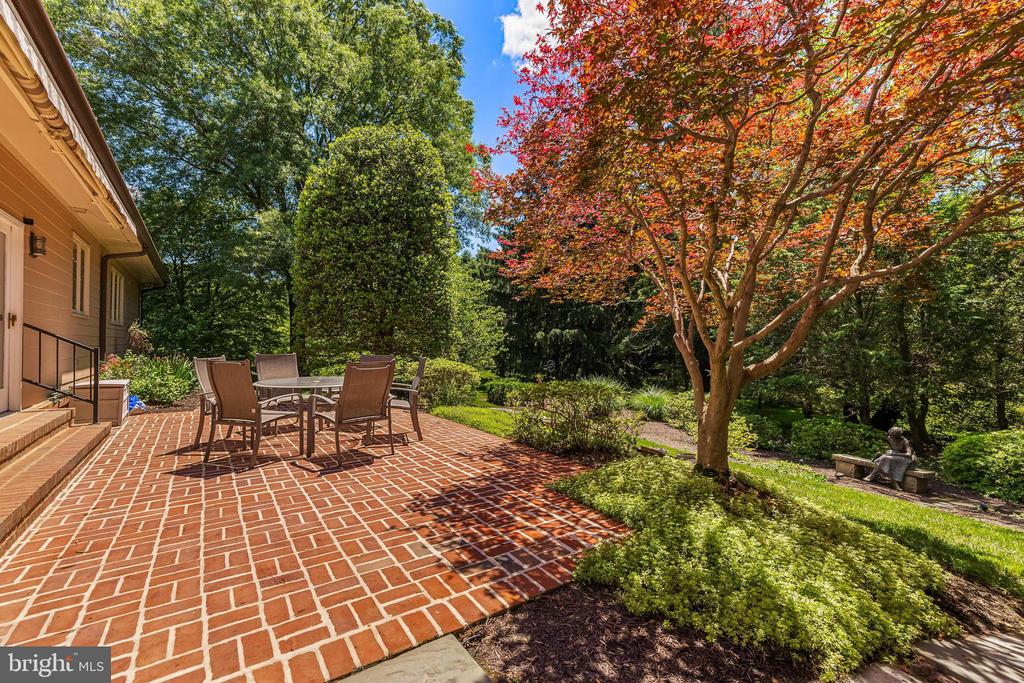 19 SEMINARY DRIVE
