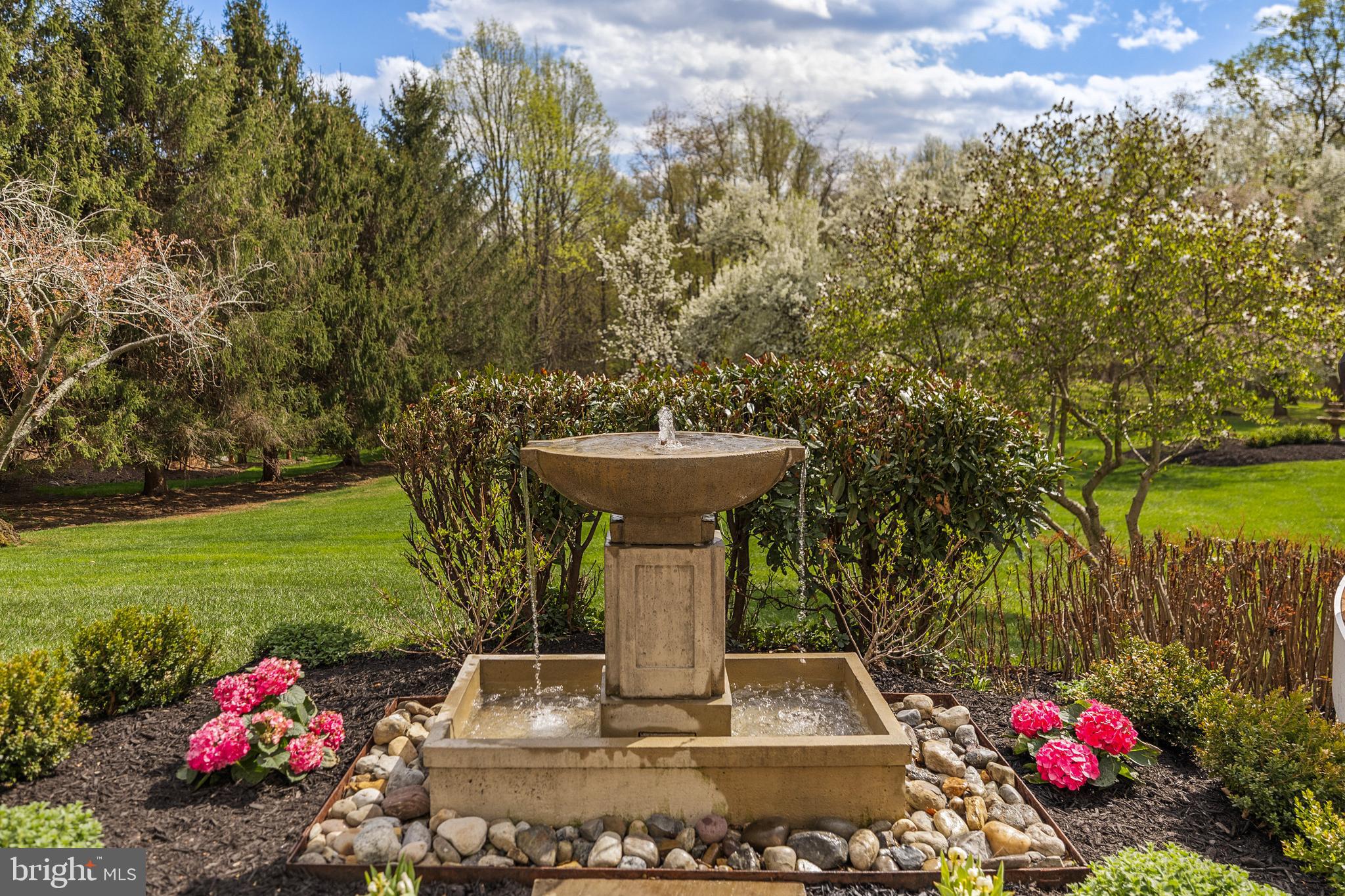 29 SPRINGHILL FARM COURT