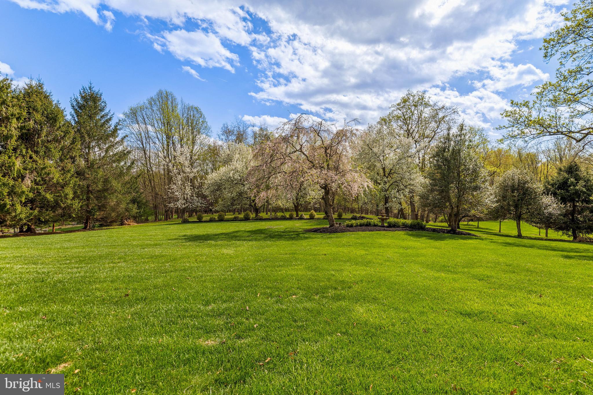 29 SPRINGHILL FARM COURT