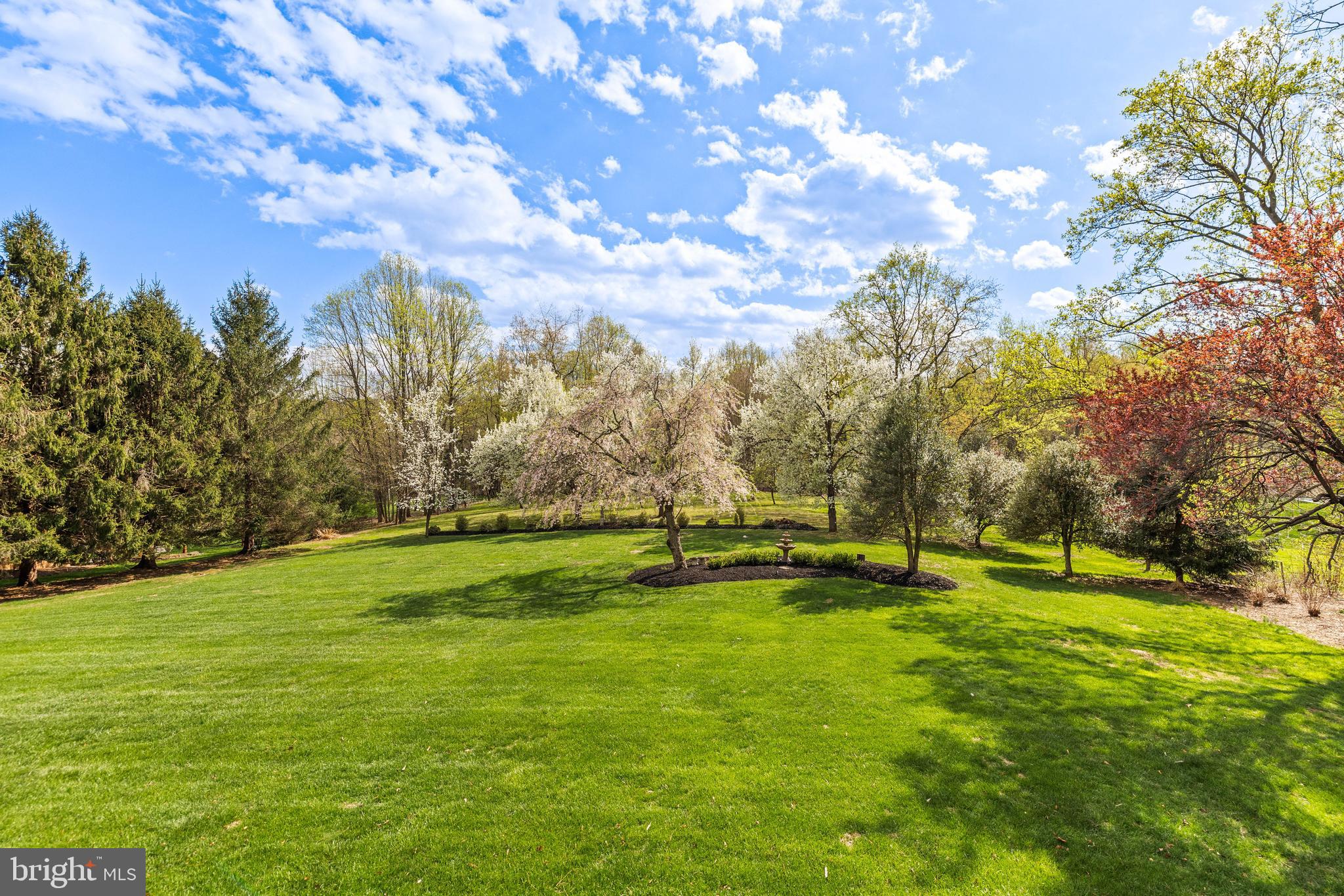 29 SPRINGHILL FARM COURT