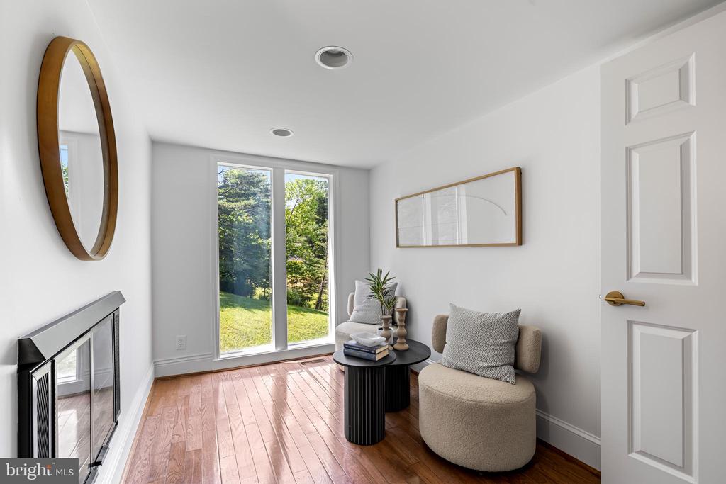 2318 SHADED BROOK DRIVE