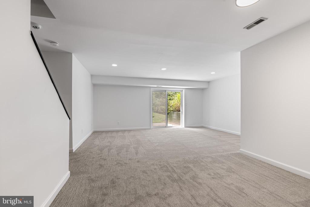 2318 SHADED BROOK DRIVE