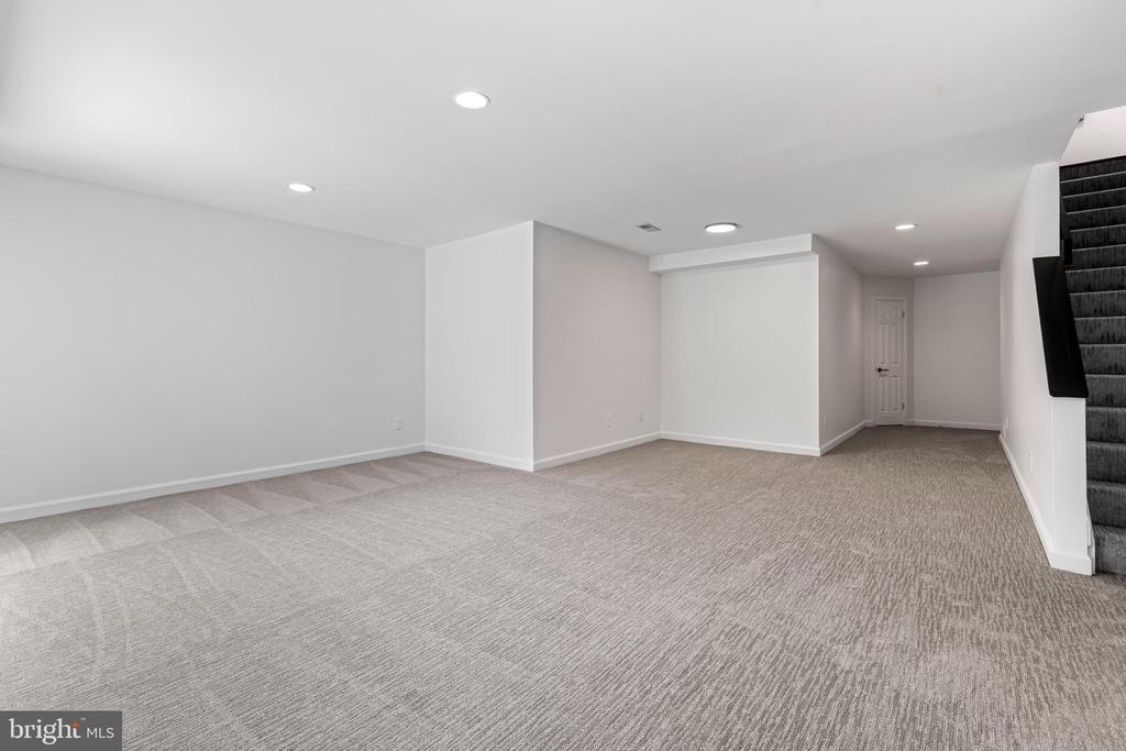 2318 SHADED BROOK DRIVE