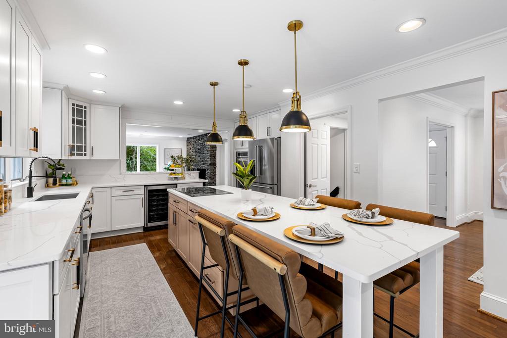 2318 SHADED BROOK DRIVE