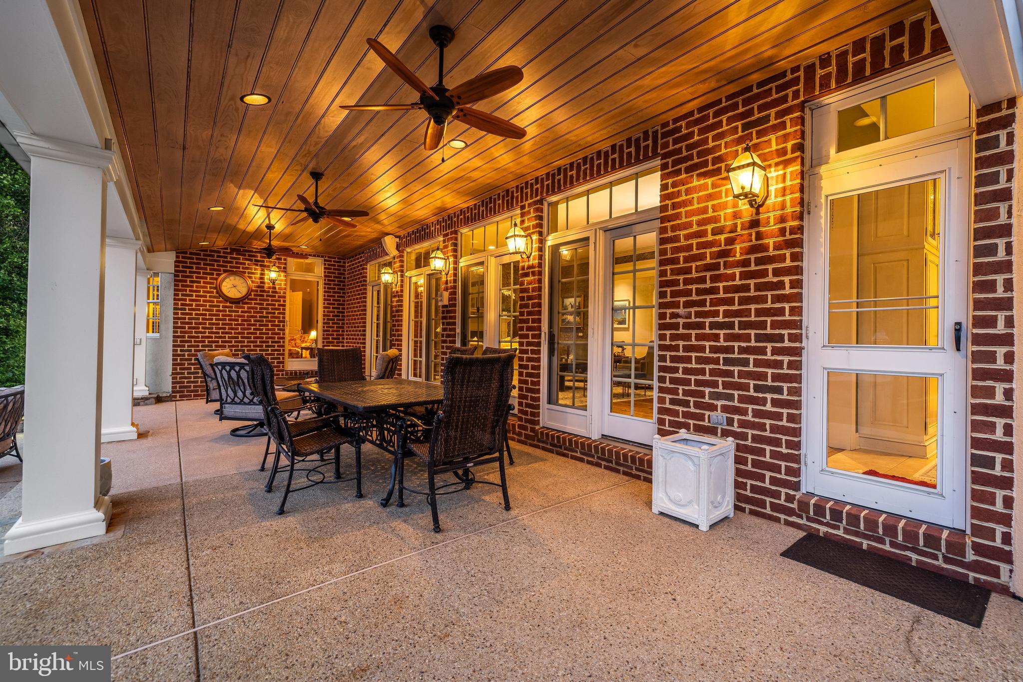 11 SPRINGHILL FARM COURT