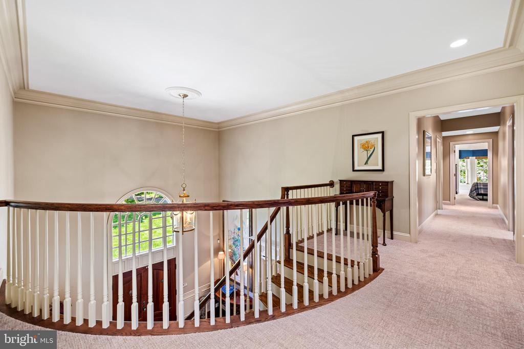 11 SPRINGHILL FARM COURT