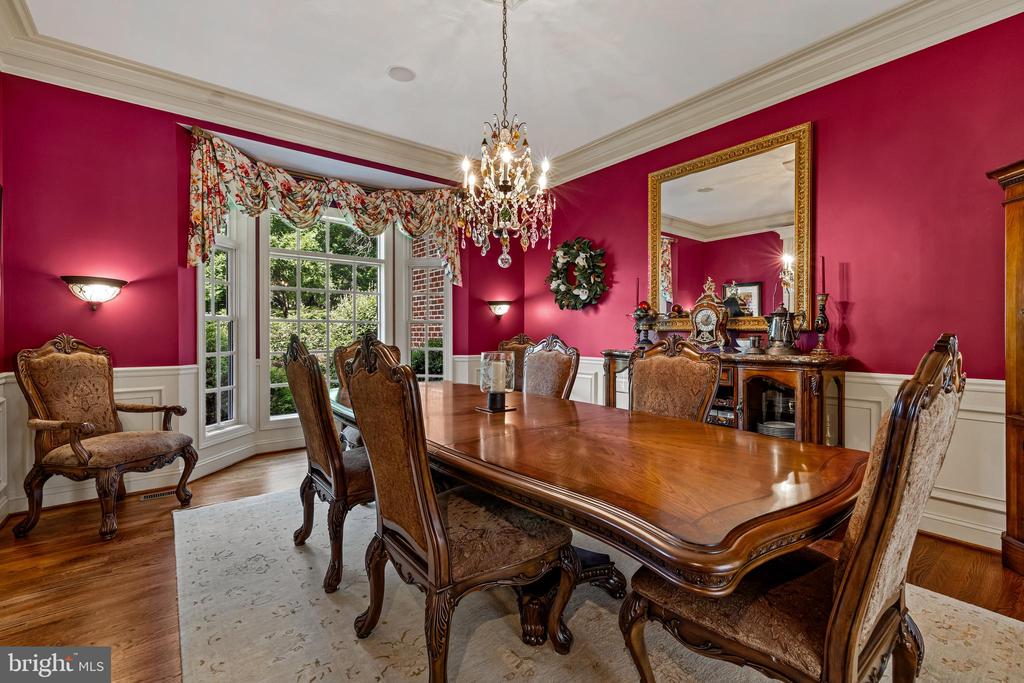 11 SPRINGHILL FARM COURT