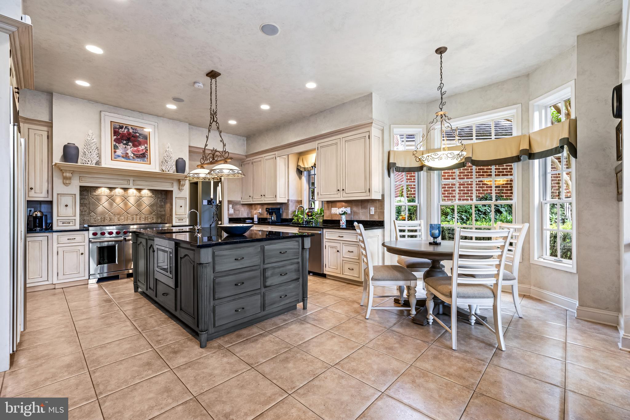 11 SPRINGHILL FARM COURT