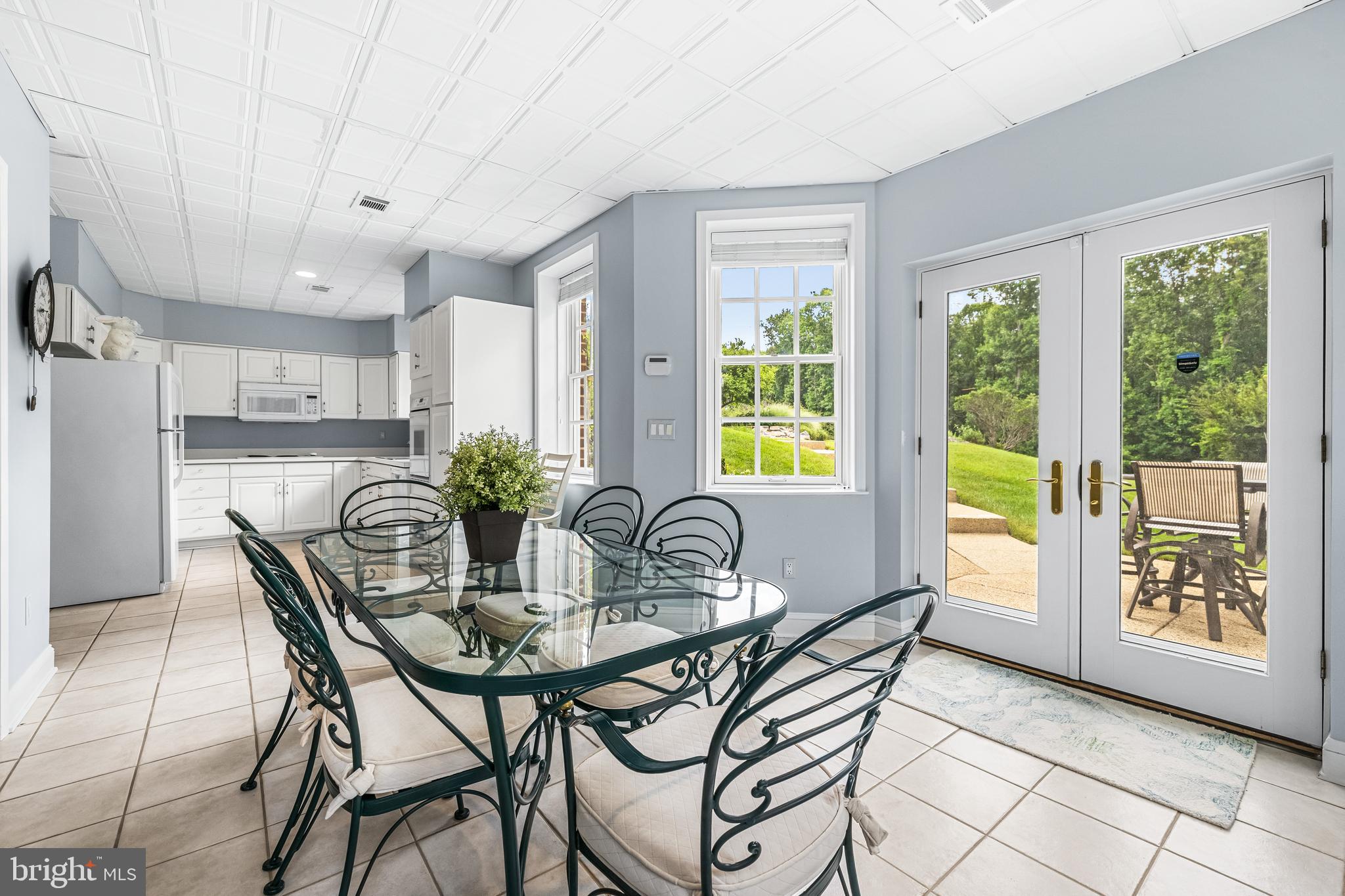 11 SPRINGHILL FARM COURT