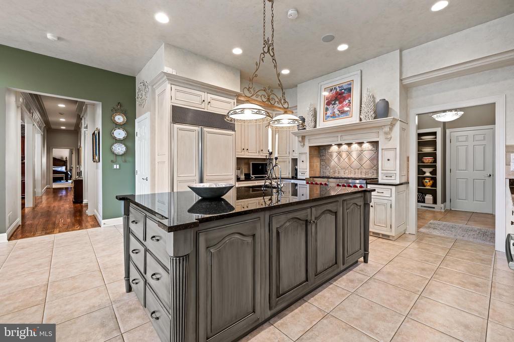 11 SPRINGHILL FARM COURT