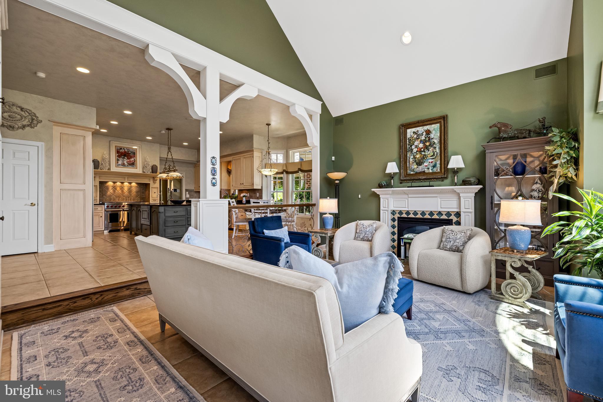 11 SPRINGHILL FARM COURT