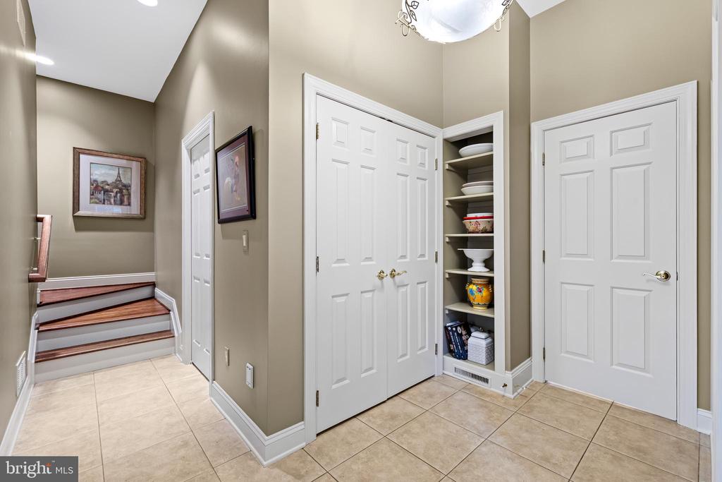 11 SPRINGHILL FARM COURT