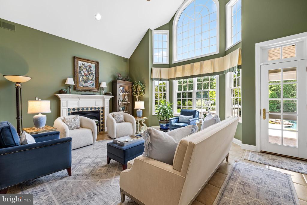 11 SPRINGHILL FARM COURT