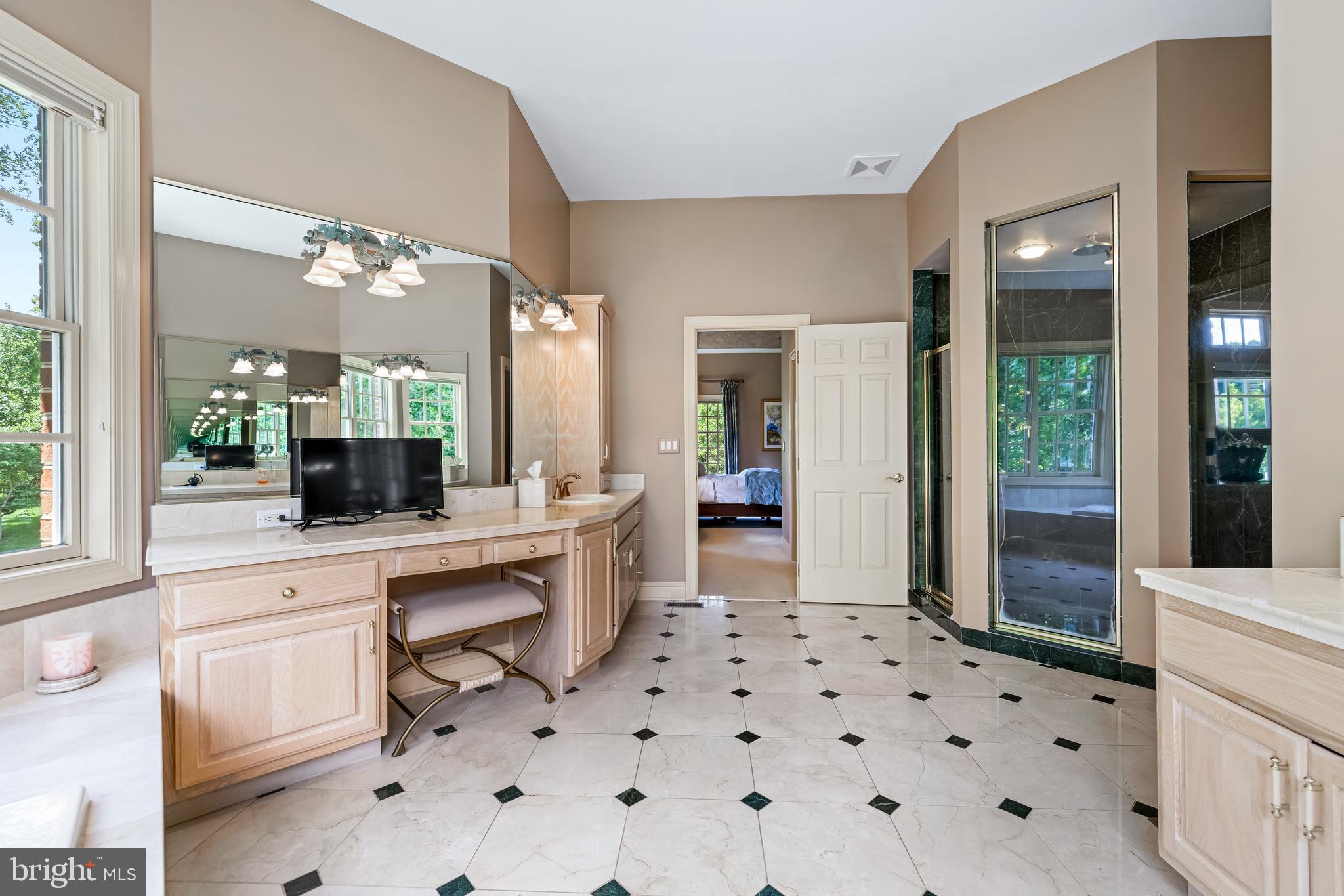 11 SPRINGHILL FARM COURT