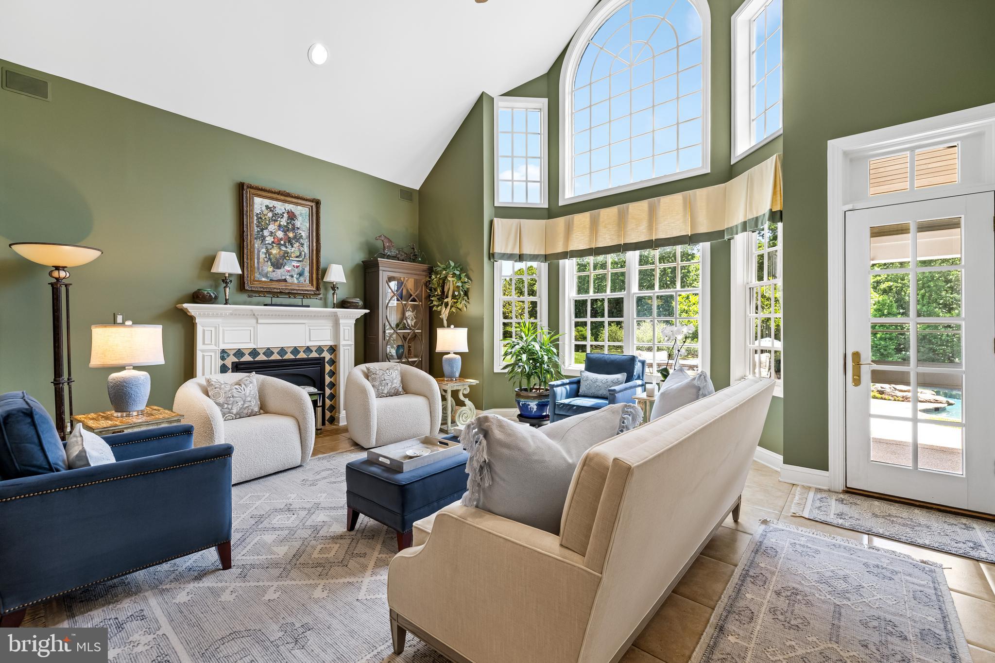 11 SPRINGHILL FARM COURT