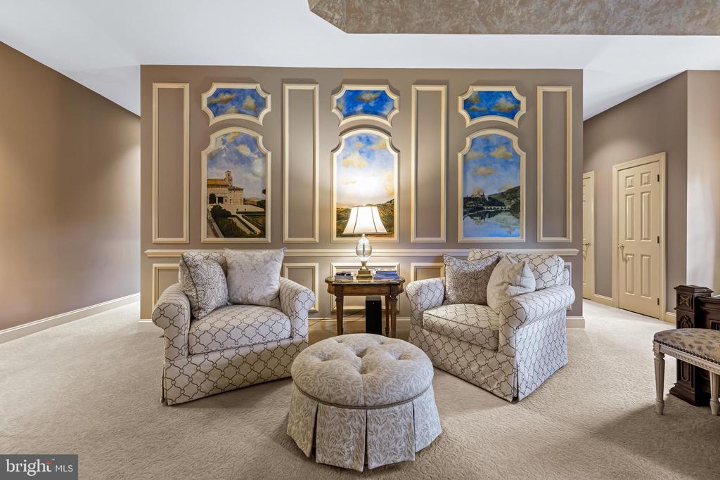 11 SPRINGHILL FARM COURT