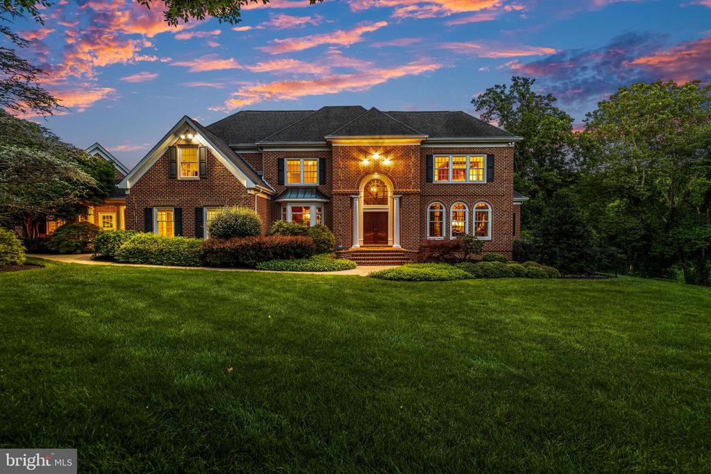 11 SPRINGHILL FARM COURT