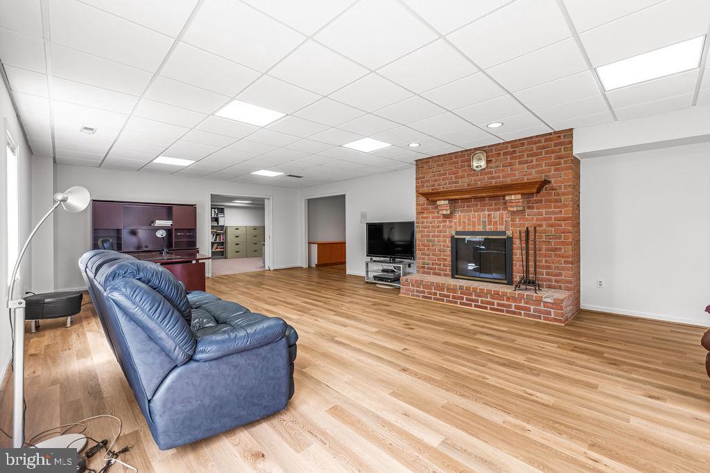 9 SPRINGHILL FARM COURT