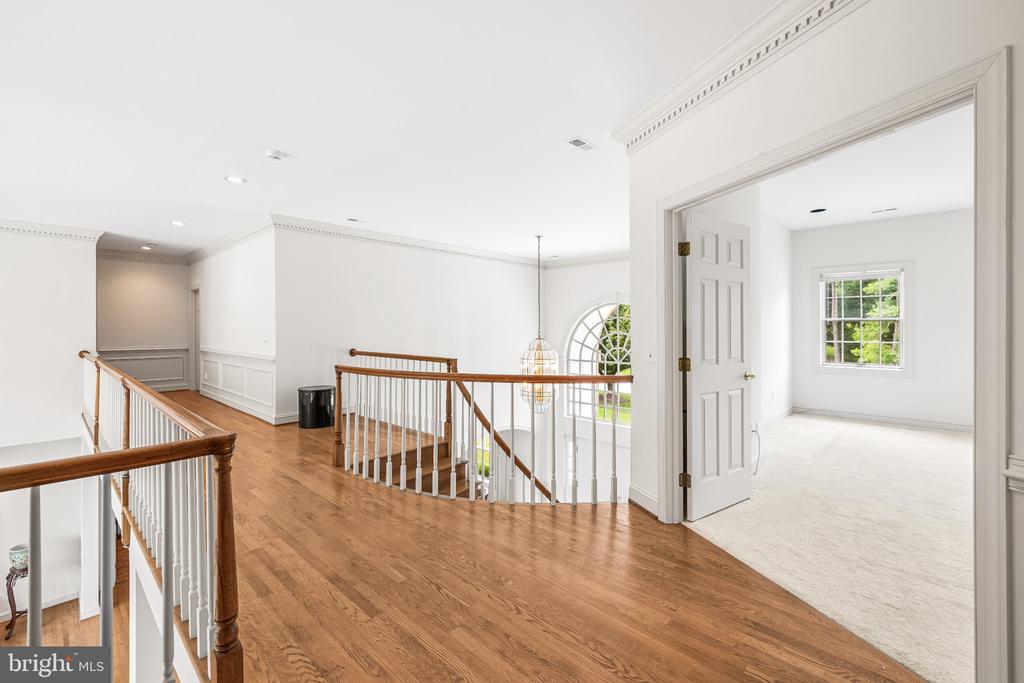 9 SPRINGHILL FARM COURT