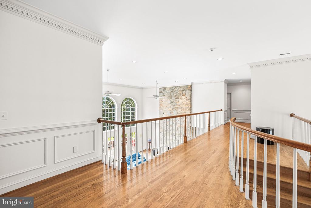 9 SPRINGHILL FARM COURT