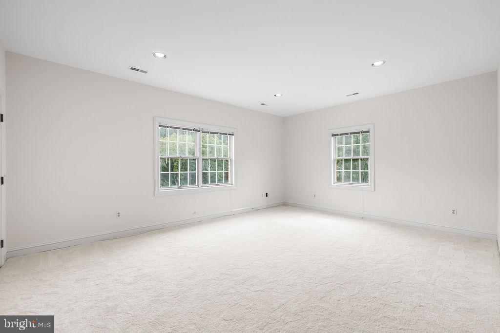 9 SPRINGHILL FARM COURT