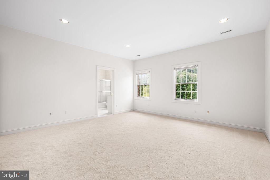 9 SPRINGHILL FARM COURT