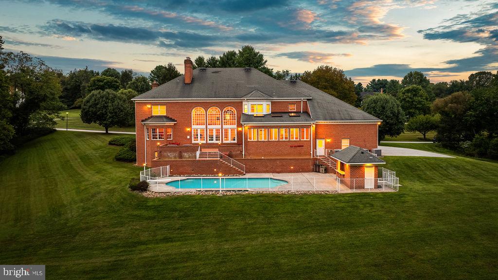 9 SPRINGHILL FARM COURT