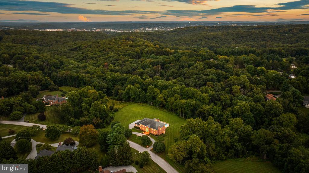 9 SPRINGHILL FARM COURT