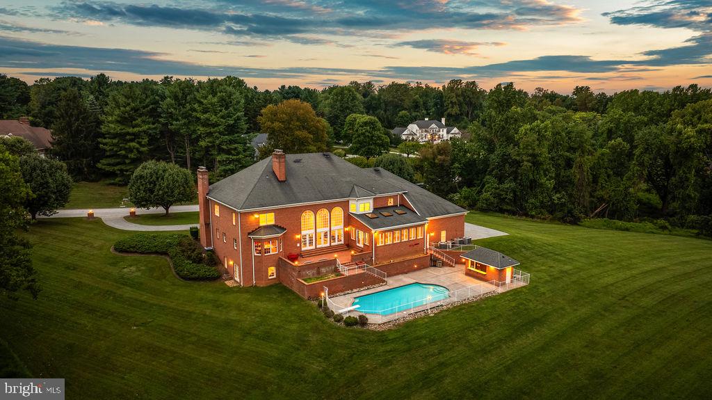 9 SPRINGHILL FARM COURT