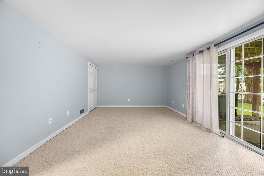 3 TENBY COURT