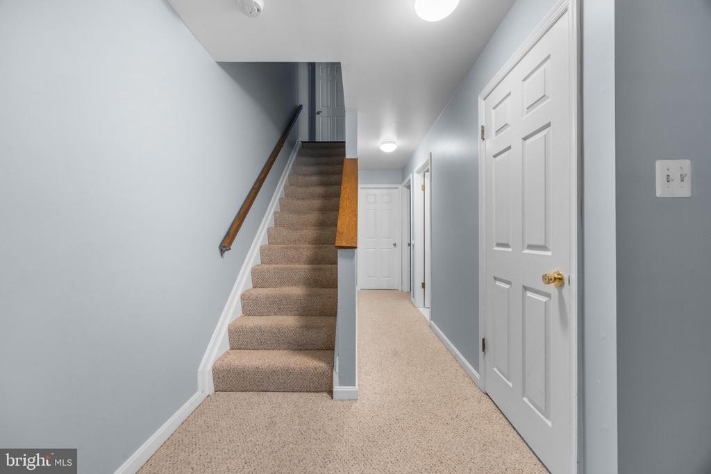 3 TENBY COURT