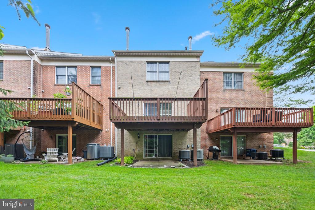 3 TENBY COURT