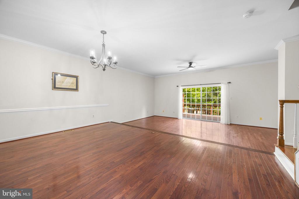 3 TENBY COURT