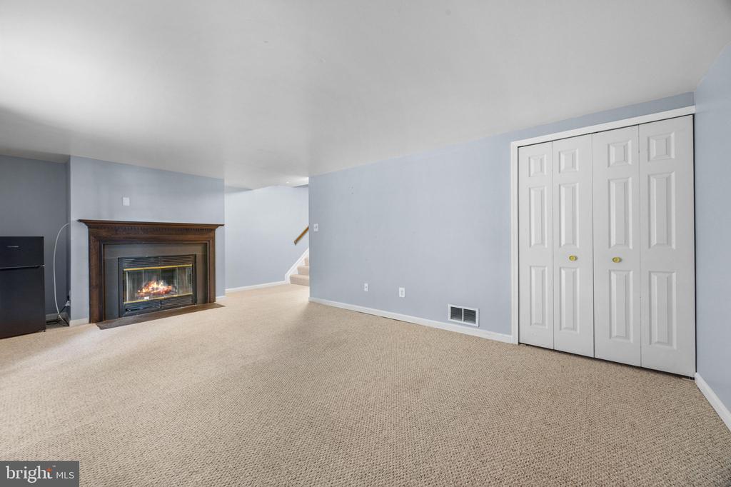 3 TENBY COURT