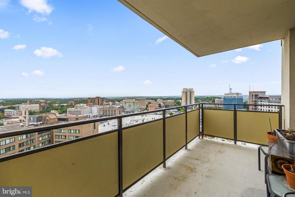 205 E JOPPA ROAD Unit: 1908