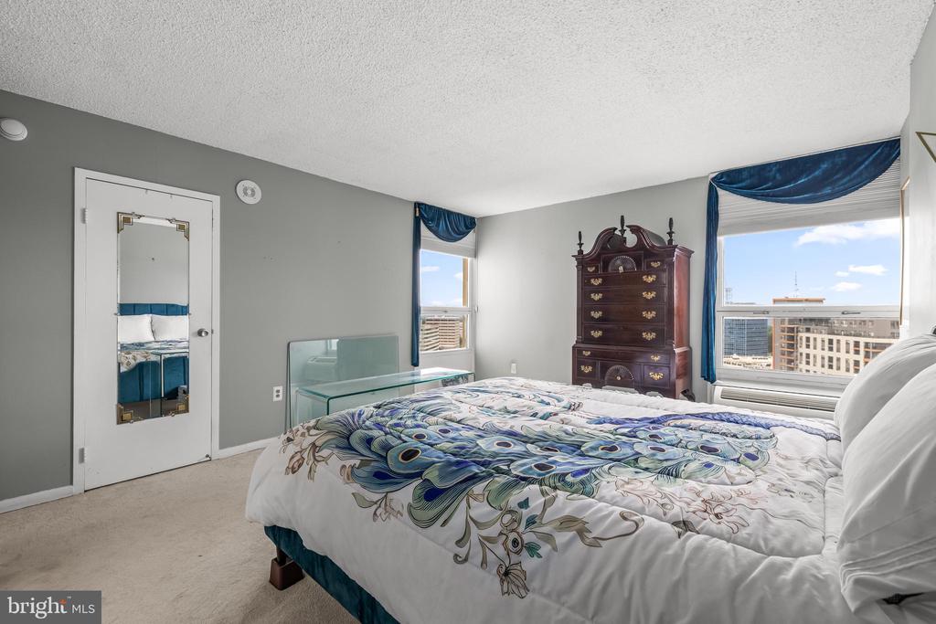 205 E JOPPA ROAD Unit: 1908