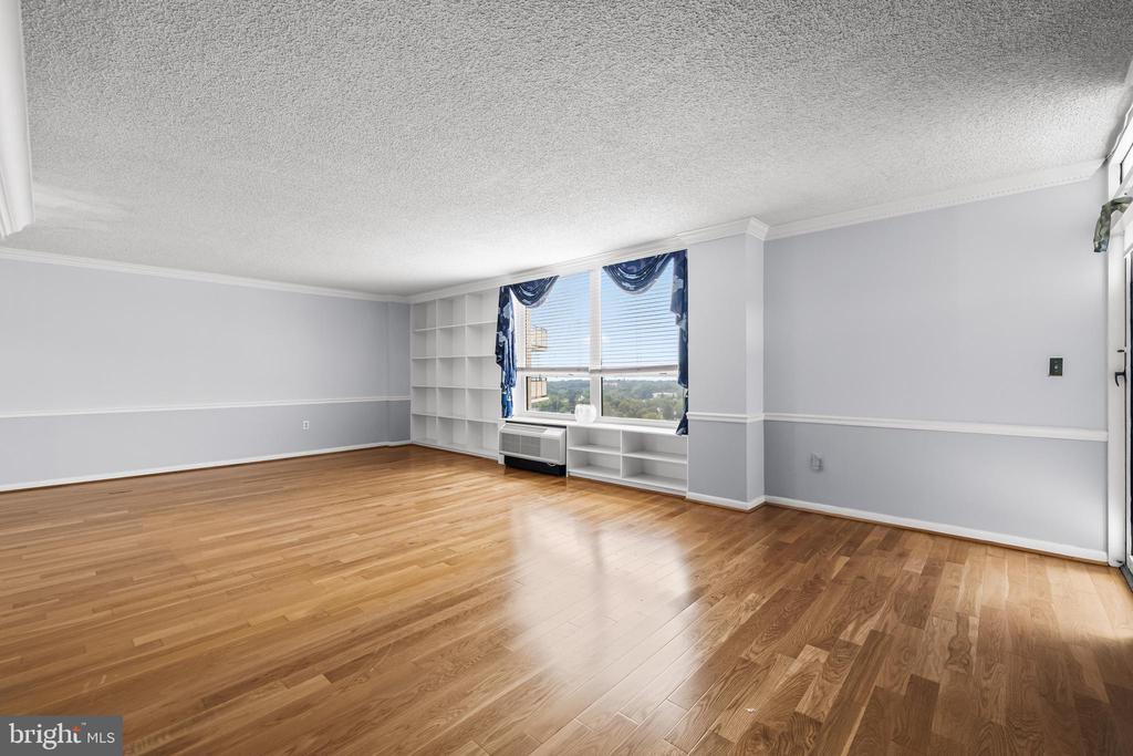 205 E JOPPA ROAD Unit: 1908