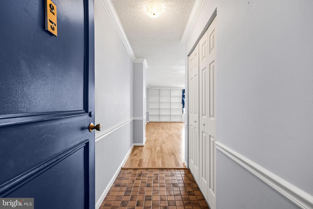 205 E JOPPA ROAD Unit: 1908