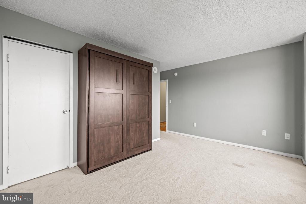 205 E JOPPA ROAD Unit: 1908