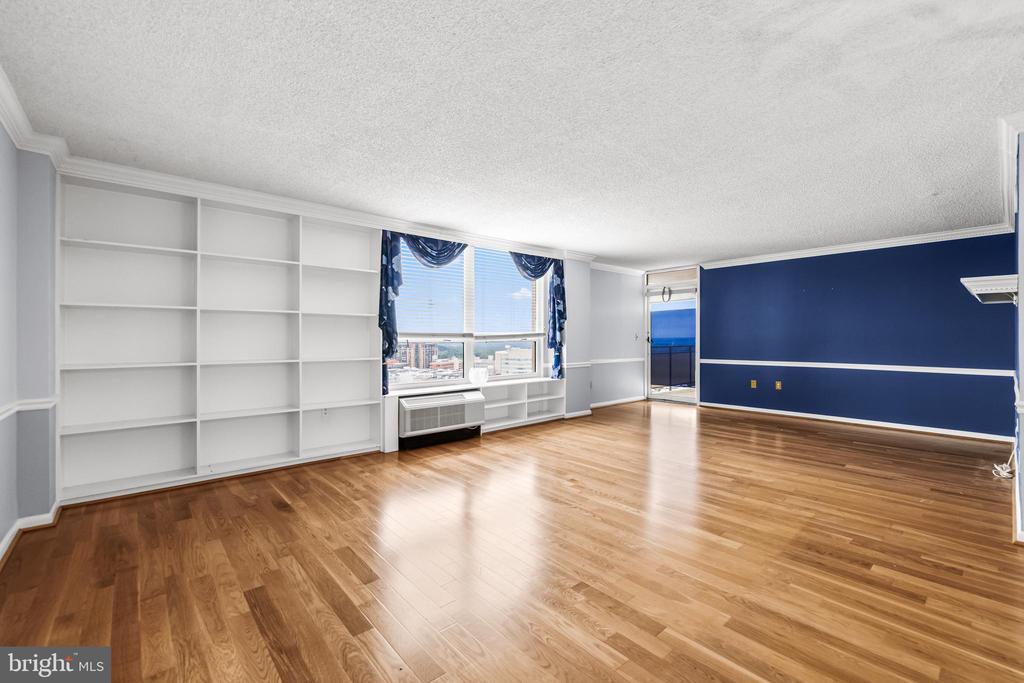 205 E JOPPA ROAD Unit: 1908