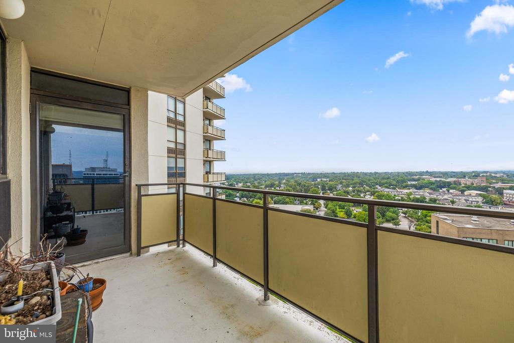 205 E JOPPA ROAD Unit: 1908